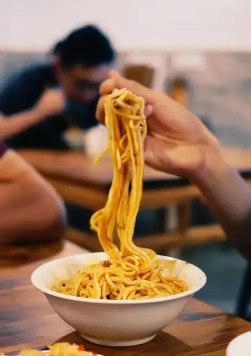 论爱吃面拥有两万多家面馆的成都人不服