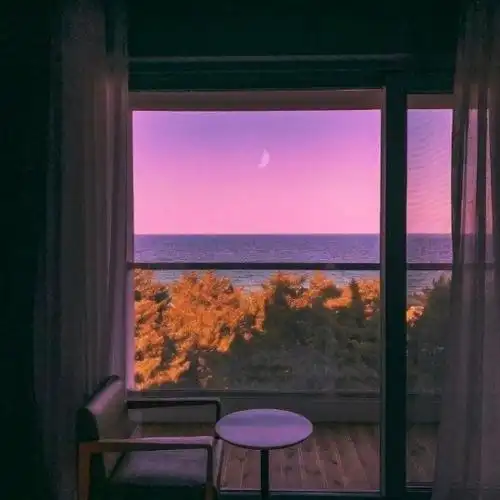 唯美窗边风景图片头像守我旧时约