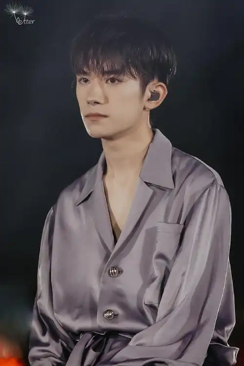 易烊千玺2020前路遂心与你同行