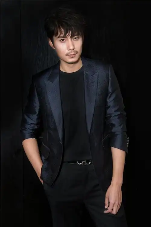 p>艾伦,4月10日出生于北京市,中国内地影视男演员,毕业于 a target="