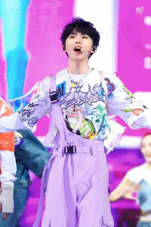 马嘉祺叁重楼暨出道四周年演唱会