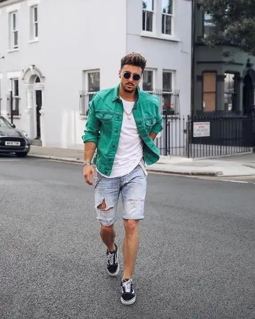 牛仔夹克配什么裤子牛仔裤配牛仔夹克如何搭