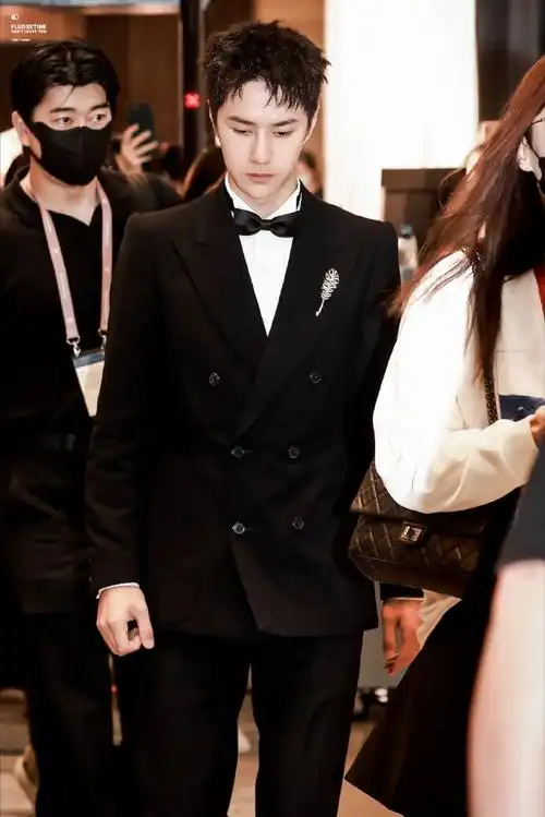 演员王一博未来可期,@uniq-王一博