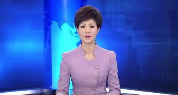 被假发封印了美貌的央视新闻女主播,除了李梓萌和文静,还有她们