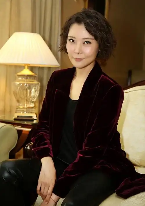 柯蓝所爱的那件丝绒在这里