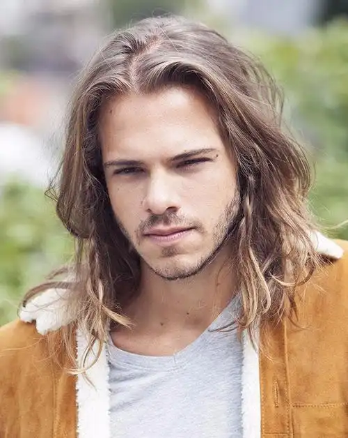 7,英伦风长发贝克汉姆今年在哈里王子的婚礼上,就是以莫西干头的造型