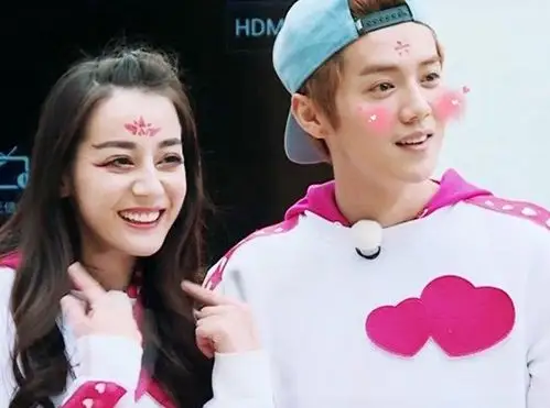 《奔跑吧》颜值逆天 薛之谦变身教书先生