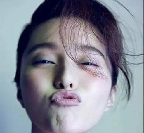 一波嘟嘴卖萌的明星表情包,拿走不谢