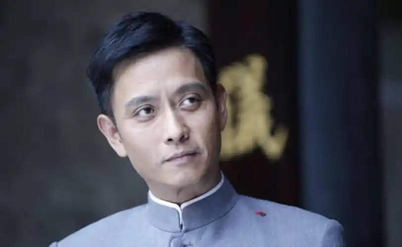 酒剑仙谢君豪:出道便击败张国荣夺得影帝,与妻子恩爱20年无绯闻_角色