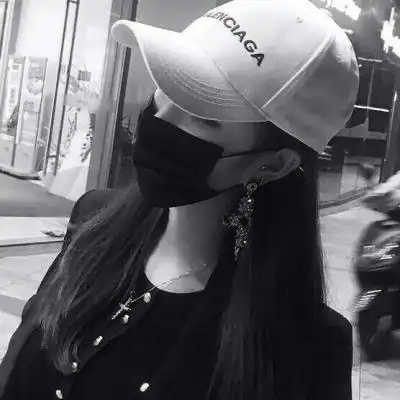 2019戴帽子头像女生酷酷的 对你已失去热度三分不到