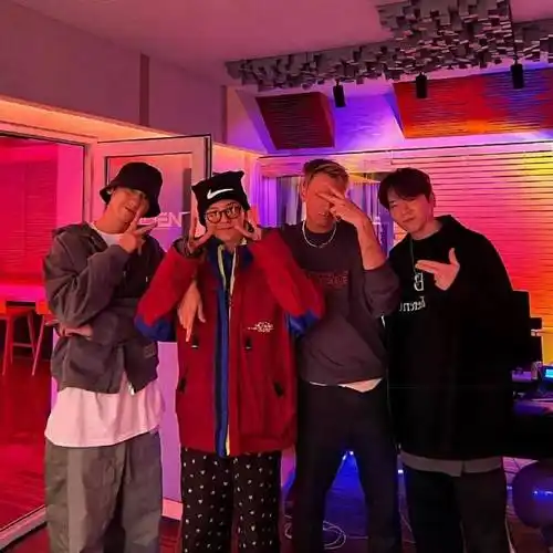 权志龙朴灿烈合照##权志龙朴灿烈录音室合照