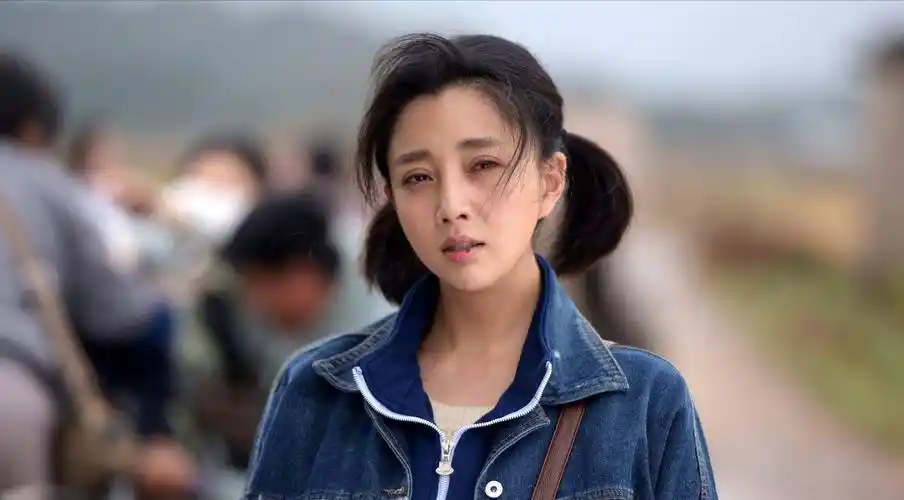 有些中年女星说不出哪里好,但就是谁也替代不了,个个气质十足_余男