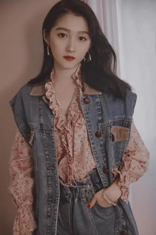 海边大片唯美浪漫,简洁纯净的时尚感|贝壳|关晓彤|公主装_新浪新闻