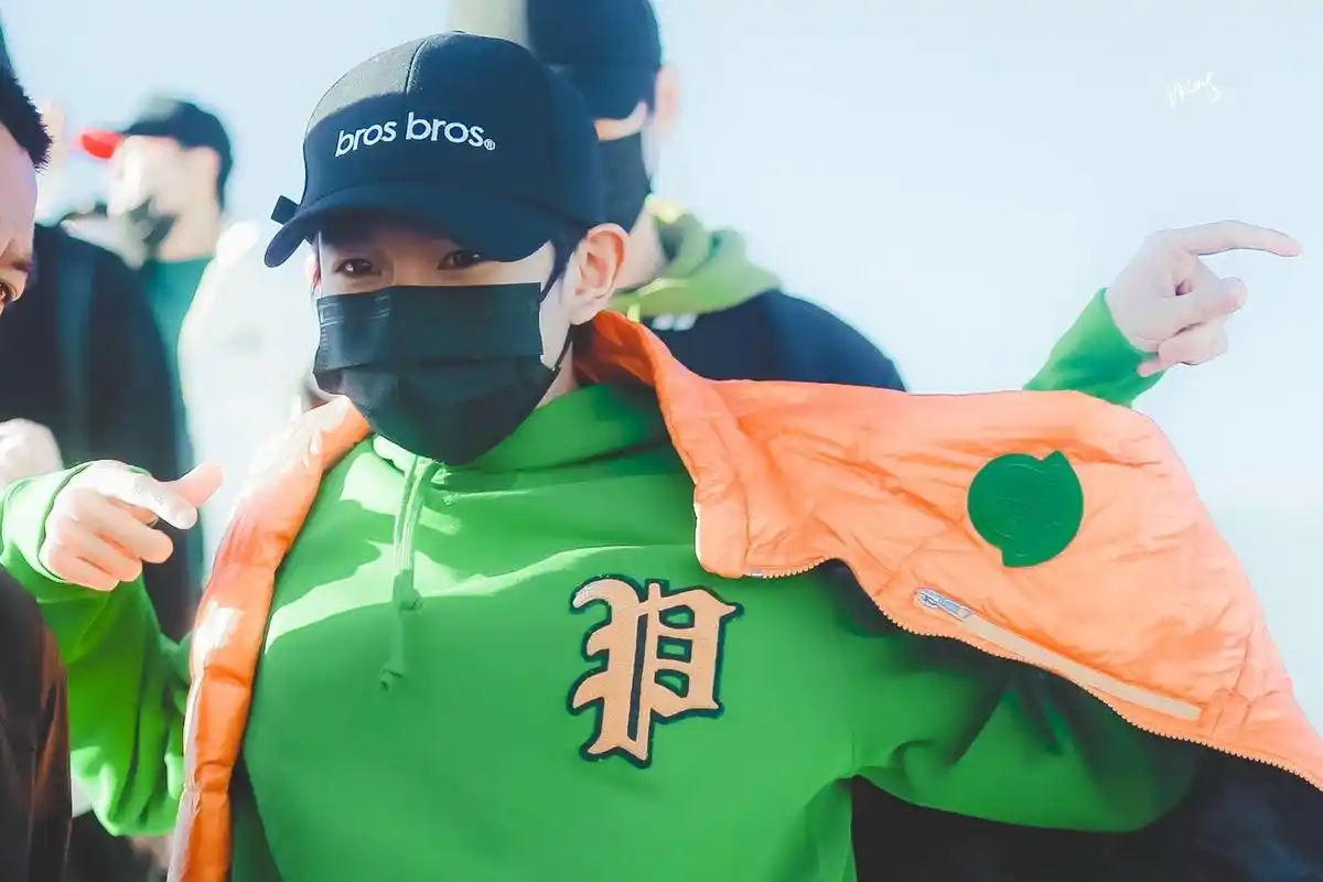 [tfboys][新闻]190413 王源成都飞稻城出发,是活力满满的维他命