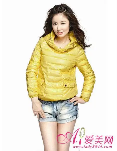 组图林心如代言羽绒服糖果色装嫩