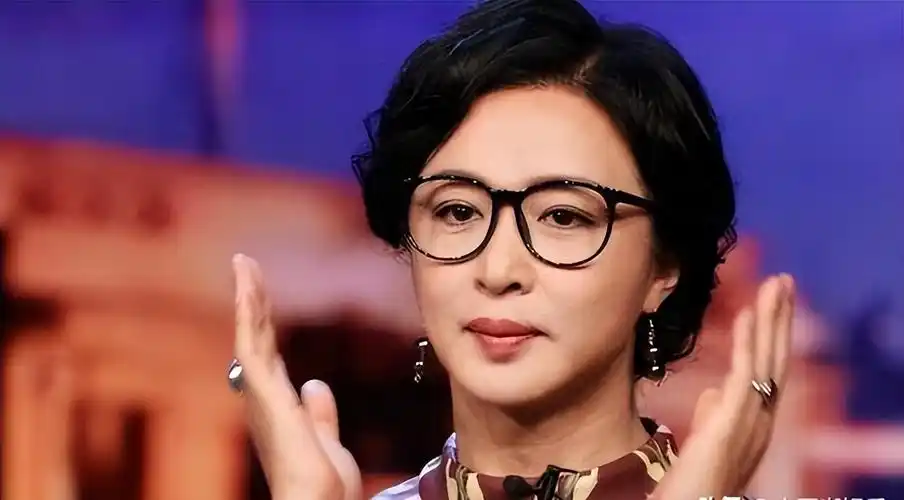 国籍|改了国籍还说自己爱国?张铁林的狡辩,被金星怼得哑口无言