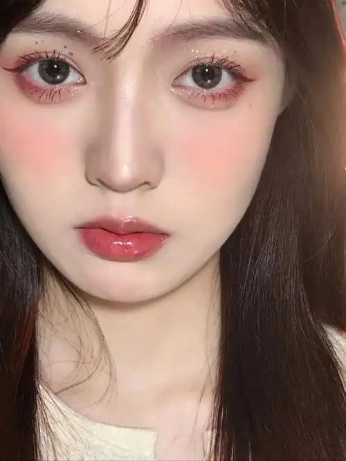 这里有一只圣诞小可爱待签收甜甜圣诞妆容