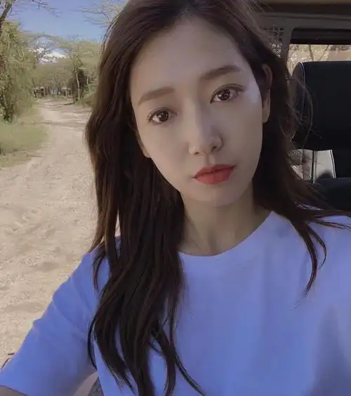 朴信惠的日常生活照也太好看了,给人自信又阳光的感觉