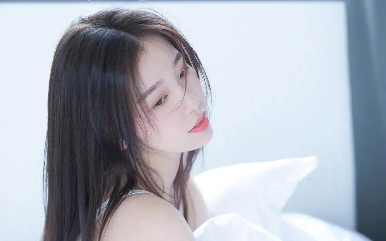 虞书欣清新甜美写真桌面壁纸