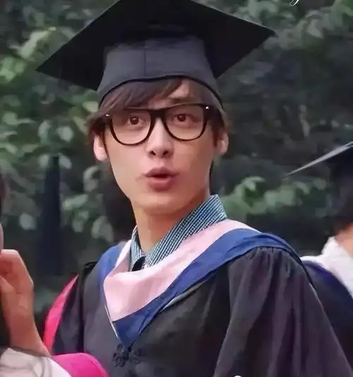 李易峰几岁成为明星(法网恢尼坤微博关注宋茜恢疏而不漏法律面前亦无