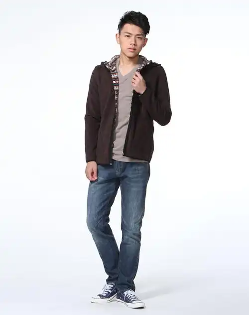 咖啡色摇粒绒两面穿连帽长袖休闲针织外套