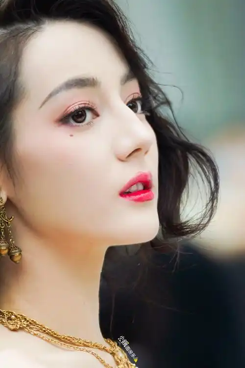 迪丽热巴生图#20211014#迪丽热巴吊带金色鱼尾礼服#迪丽热巴高清图集