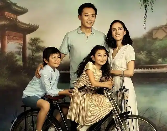 刘烨一对儿女颜值惊人男孩神似忧郁王子女孩身材高挑神似爸爸