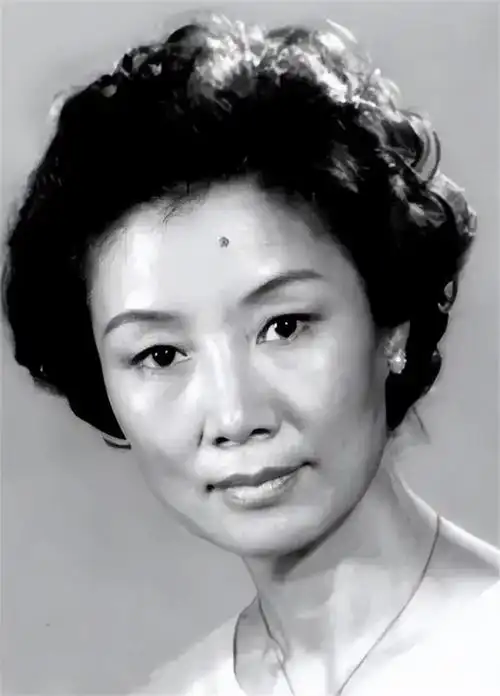 回顾吕中:嫁小学同窗恩爱一生,儿子儿媳是她骄傲女儿是国人骄傲