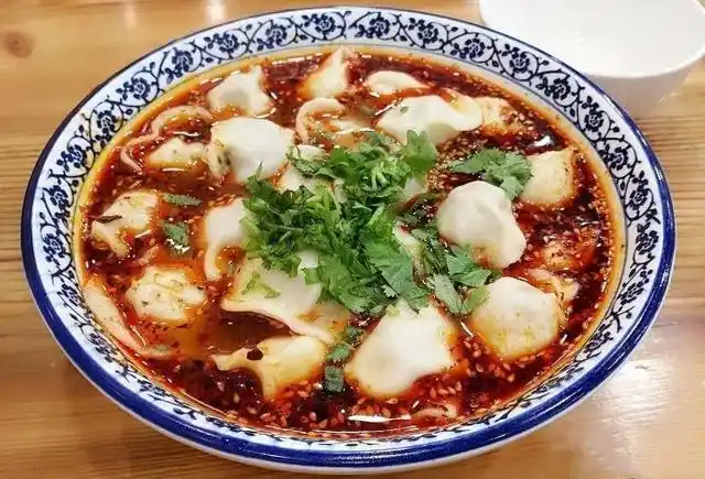 快咥起~_酸汤水饺