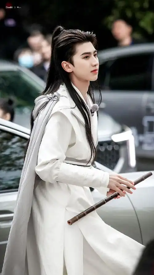 奔跑吧蔡徐坤##蔡徐坤白衣古装造型