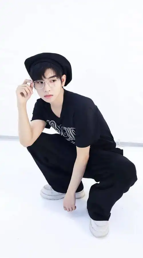 手机壁纸郑繁星