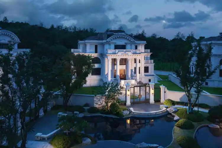 舜山府已交付别墅实景图