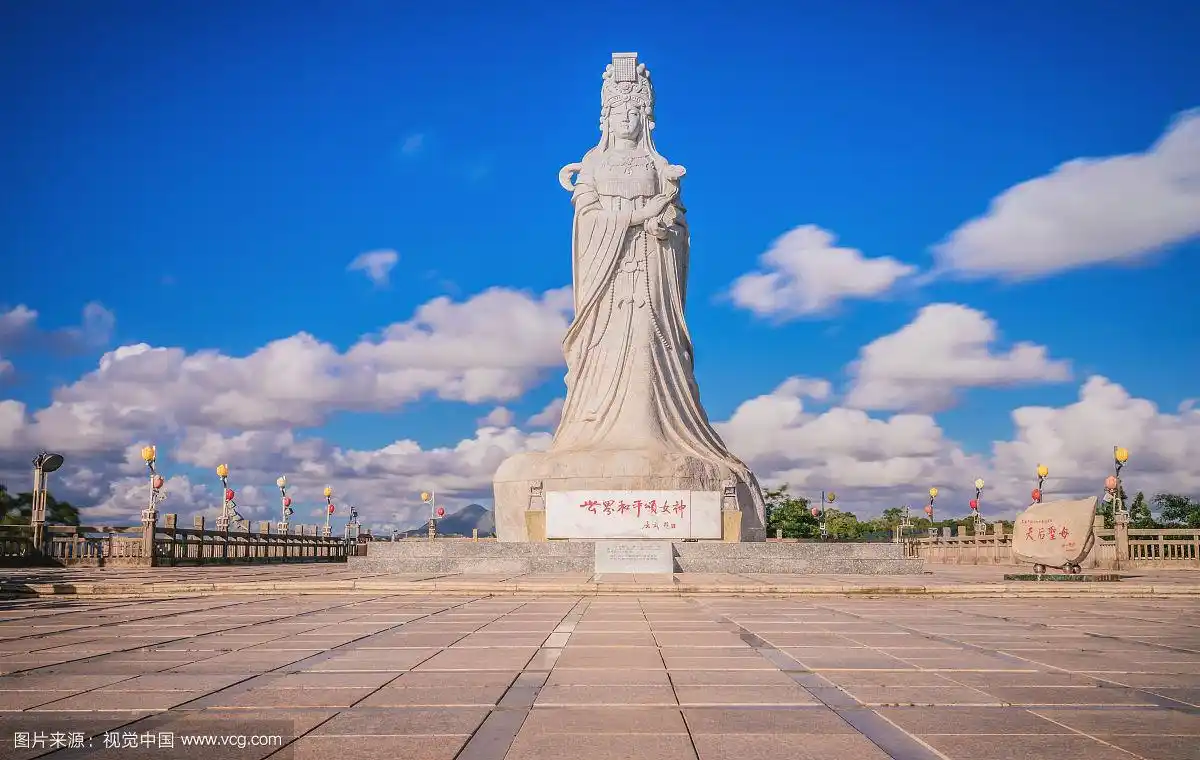 广东省汕尾城区凤山妈祖的雕像