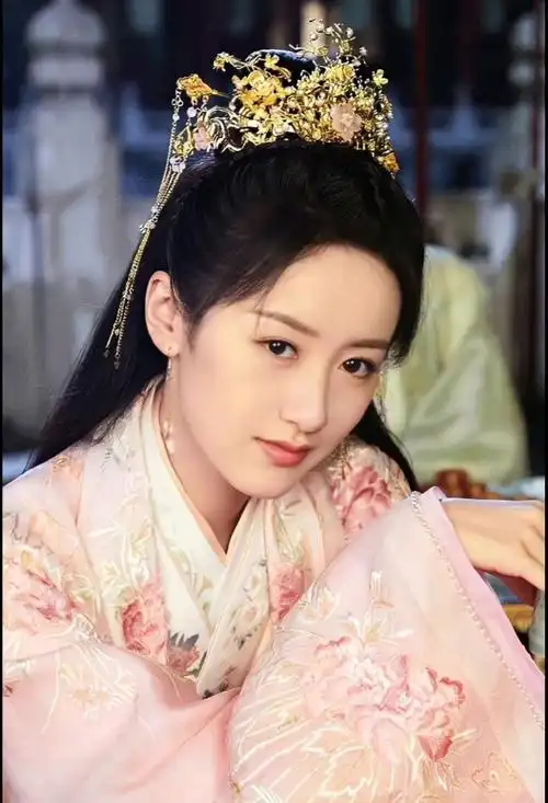 袁冰妍#袁冰妍古装气质特别好,感觉比现代装更好看,气质很好,可以演