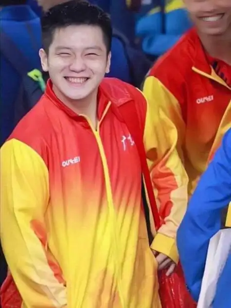 樊振东军运会照片