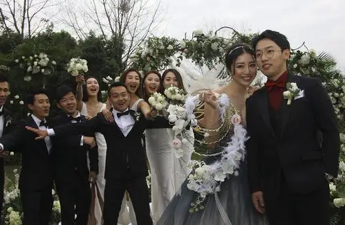 五冠王邹凯成都大婚 甜蜜表白羡煞众人