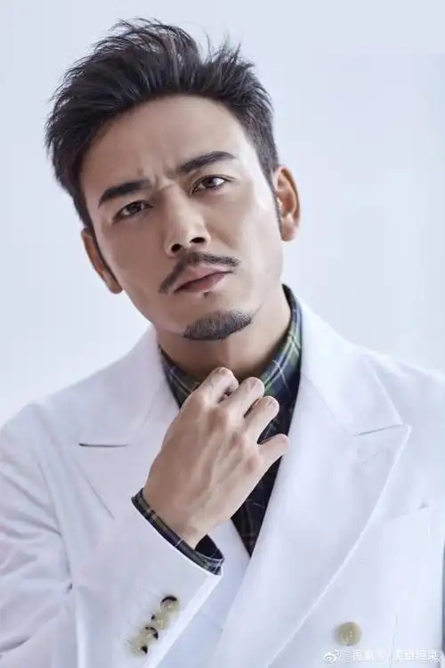 "肌肉硬汉"杨烁:千人千面,健身20年,行走的荷尔蒙