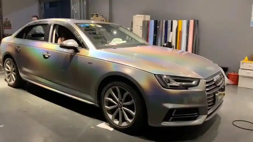 杭州壹捷汽车改色贴膜,奥迪漆面七彩镭射银改色贴膜效果,帅气