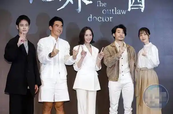 曝张钧甯曾被张翰当众骚扰!