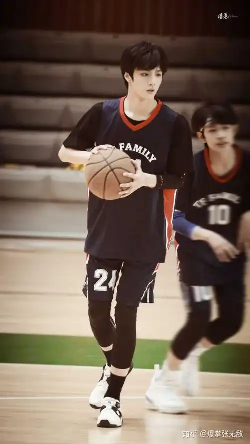 能不能客观分析一下刘耀文的外貌