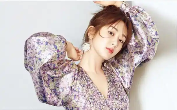 杨紫风波闹得沸沸扬扬遇老赖拖付赔款又被扒出疑似老赖之女