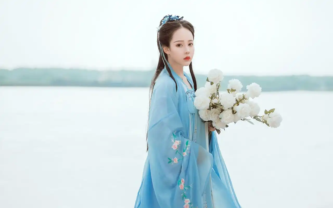 唯美古装美女仙气写真高清桌面壁纸