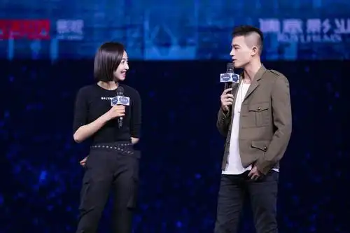 宋茜 欧豪 围观了一下代表剧组出席优酷春集活动的  已经分分钟跪倒在