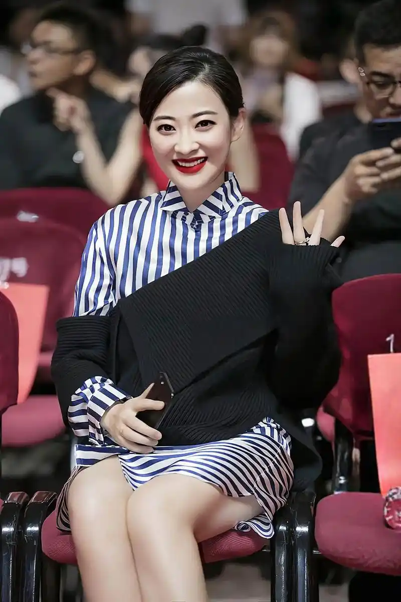 梅婷,1975年4月30日出生于江苏省南京市秦淮区,1996 - 抖音