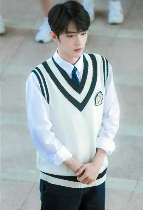 肖战:暗恋校园学长的既视感,太养眼了