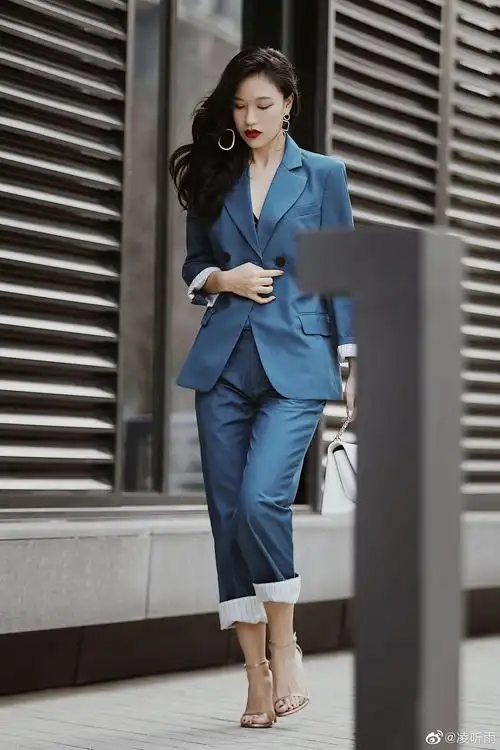 据说女生穿西装帅起来就没男生什么事了赞同的请举手