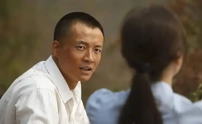 唐曾:戏中有个美女,戏外未婚,身边却有个"小老婆"_马栓_小时候_父母