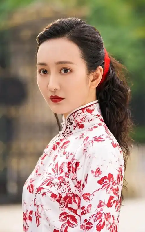 另外,没听说过王鸥是王凯老婆这种话(只知道他们合作过拍戏,是普通