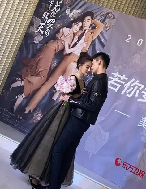 和张铭恩分手后徐璐走出阴影,和张翰搂抱捏脸对视满满cp感