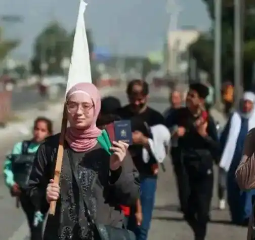 周三又有众多巴勒斯坦人逃离加沙北部_疏散_人数_队伍